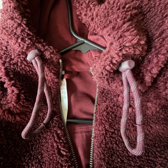 Lululemon Textured Fleece 1/2 Zip Hoodie Size 10 EUC - Picture 6 of 10